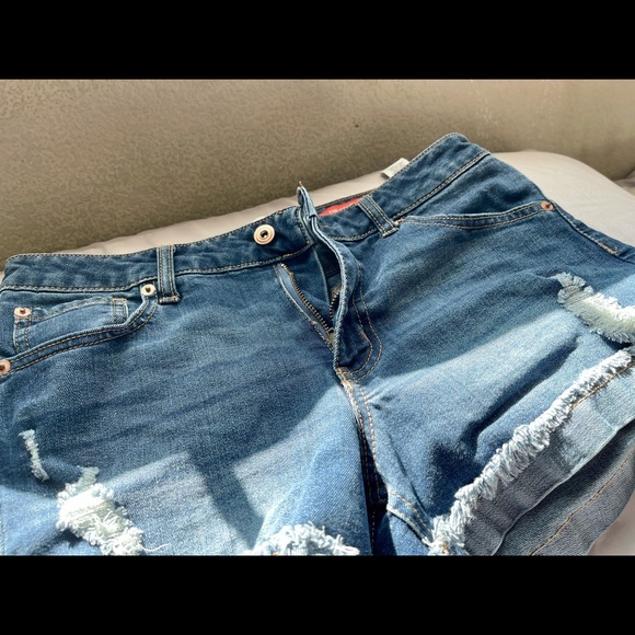 Celebrity Pink: Denim Shorts - Picture 2 of 6